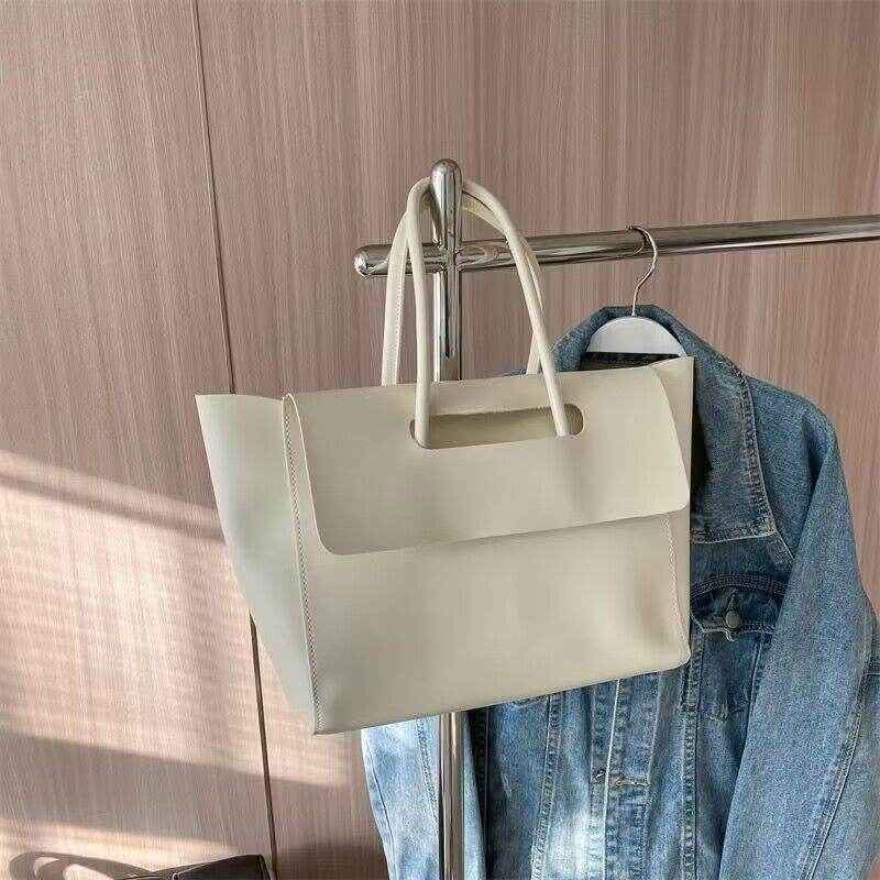 Modische Damen Umhängetasche mit viel Platz - Kreativkauf.SI