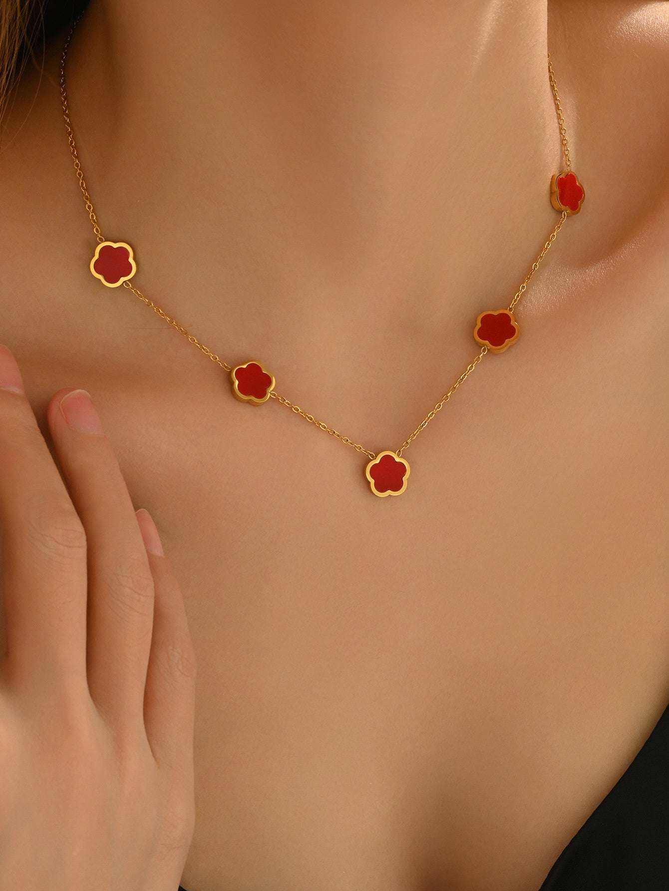 Luxuriöse Damen Halskette, 18 Karat vergoldet mit einem 5 blättrigen Kleeblatt - Kreativkauf.SI