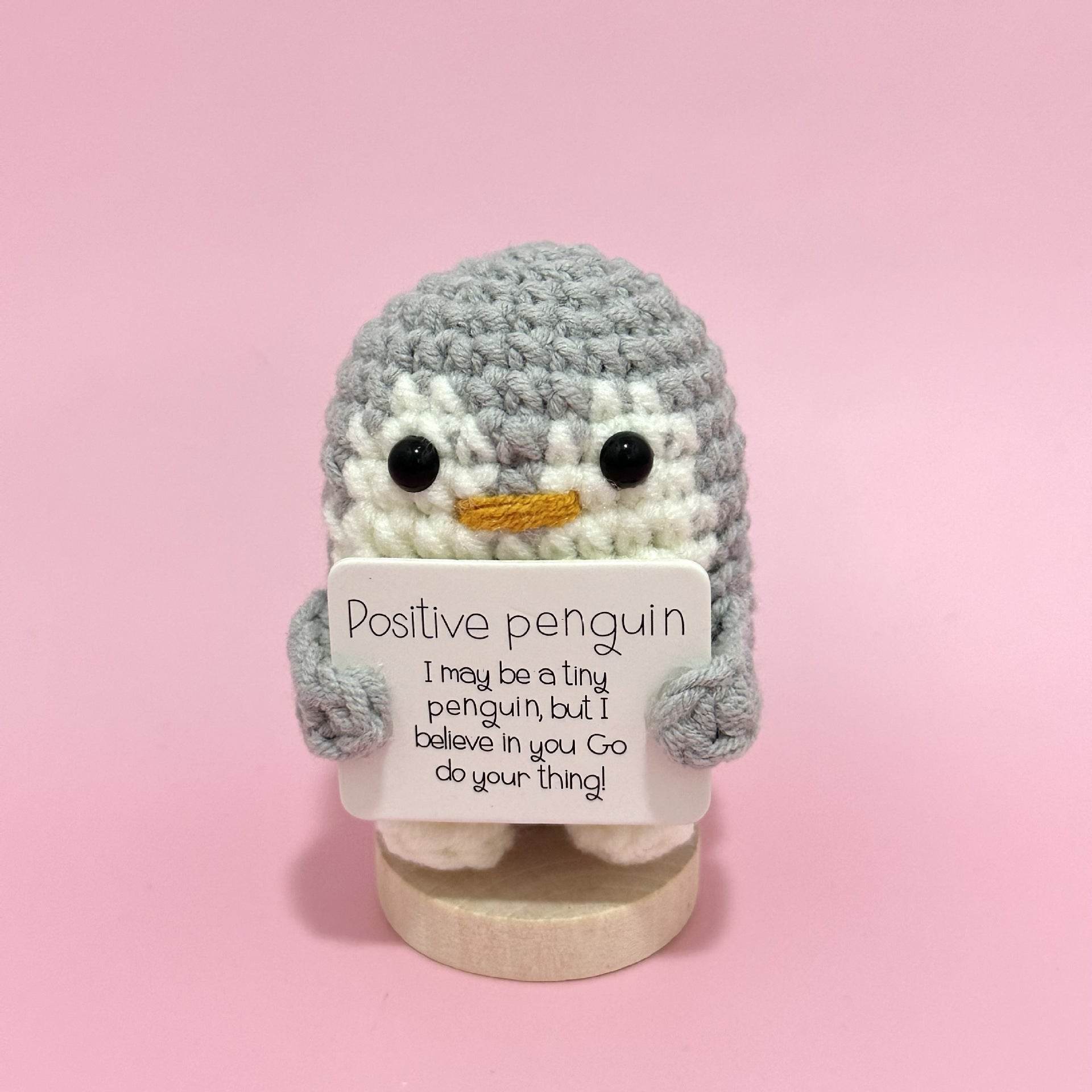 Gestrickte Gurken Puppe verleiht positive, nette  und emozonale Energie - Kreativkauf.SI