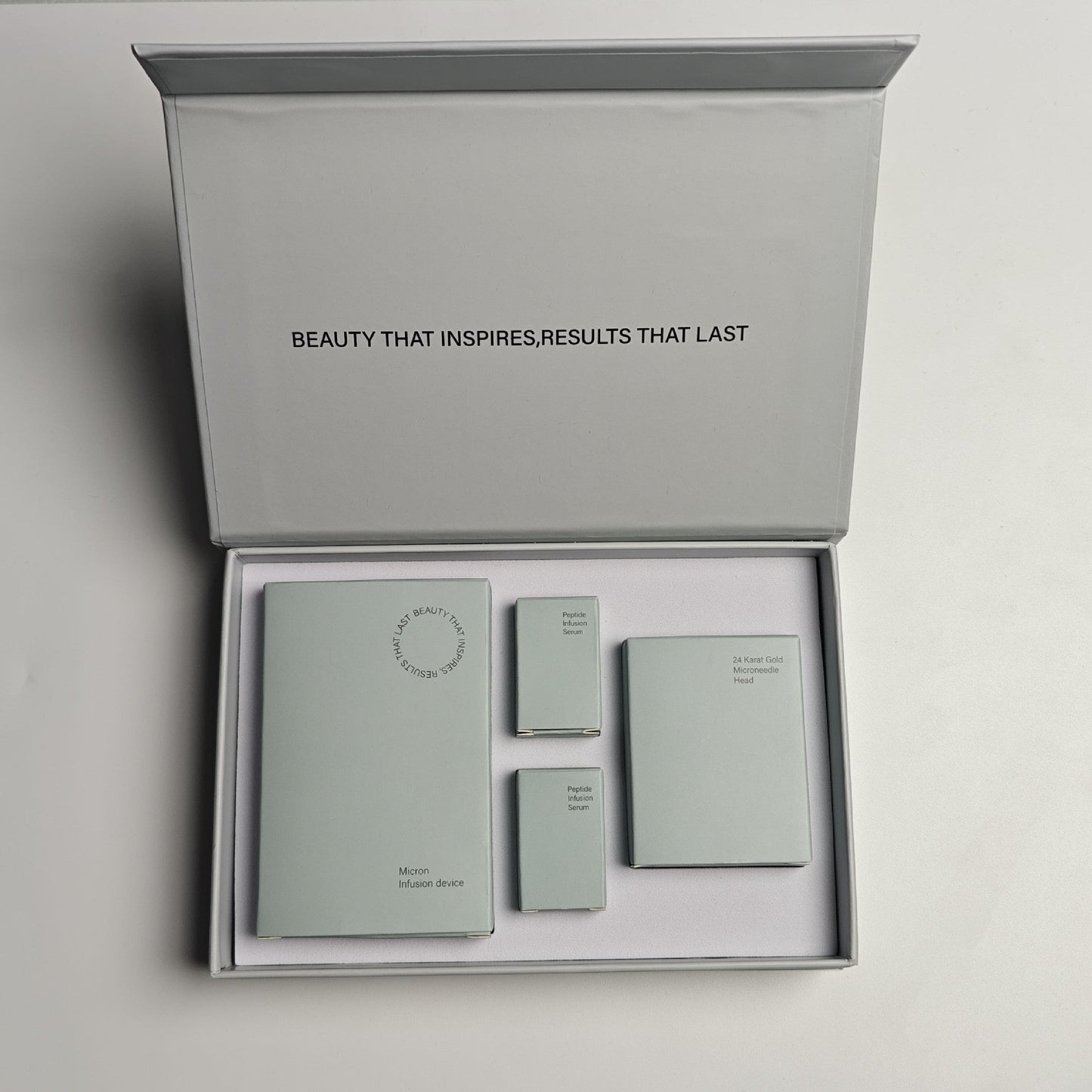 Anti - Aging Hautserum mit Mikronadel - Infusionssystem für straffere und jugendlichere Haut - Si.Kreativkauf