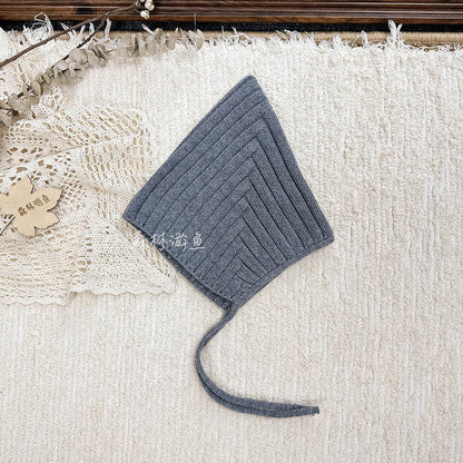 Babymütze aus Wolle mit Ohrenschutz und Bindeband für kalte Tage - Si.Kreativkauf