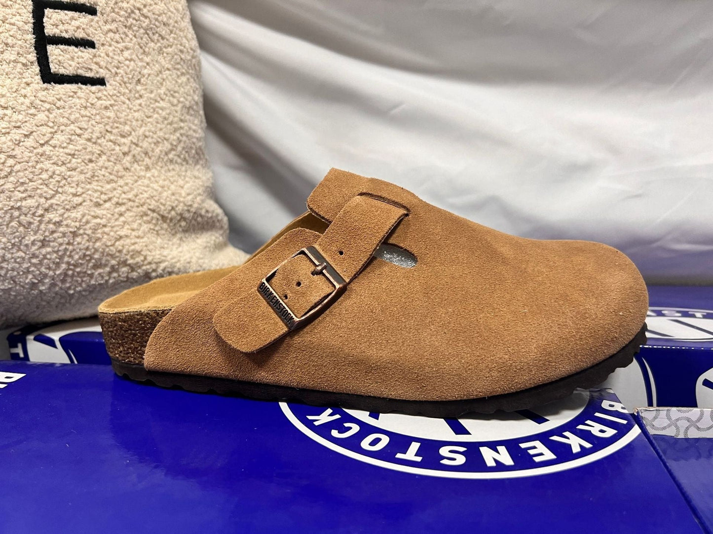 Birkenstock Sandalen aus Leder mit flacher Sohle und anatomischem Fußbett für hohen Tragekomfort - Si.Kreativkauf