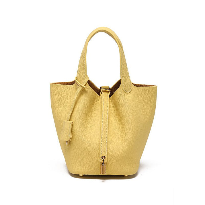 Hochwertige Rindsleder Damenhandtasche mit praktischem Design und Fächern für den Alltag - Si.Kreativkauf