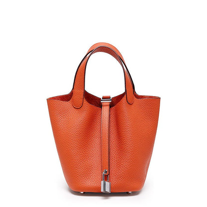 Hochwertige Rindsleder Damenhandtasche mit praktischem Design und Fächern für den Alltag - Si.Kreativkauf